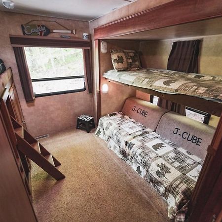 Готель Rv Adventure Roscoe Pet Friendly Екстер'єр фото