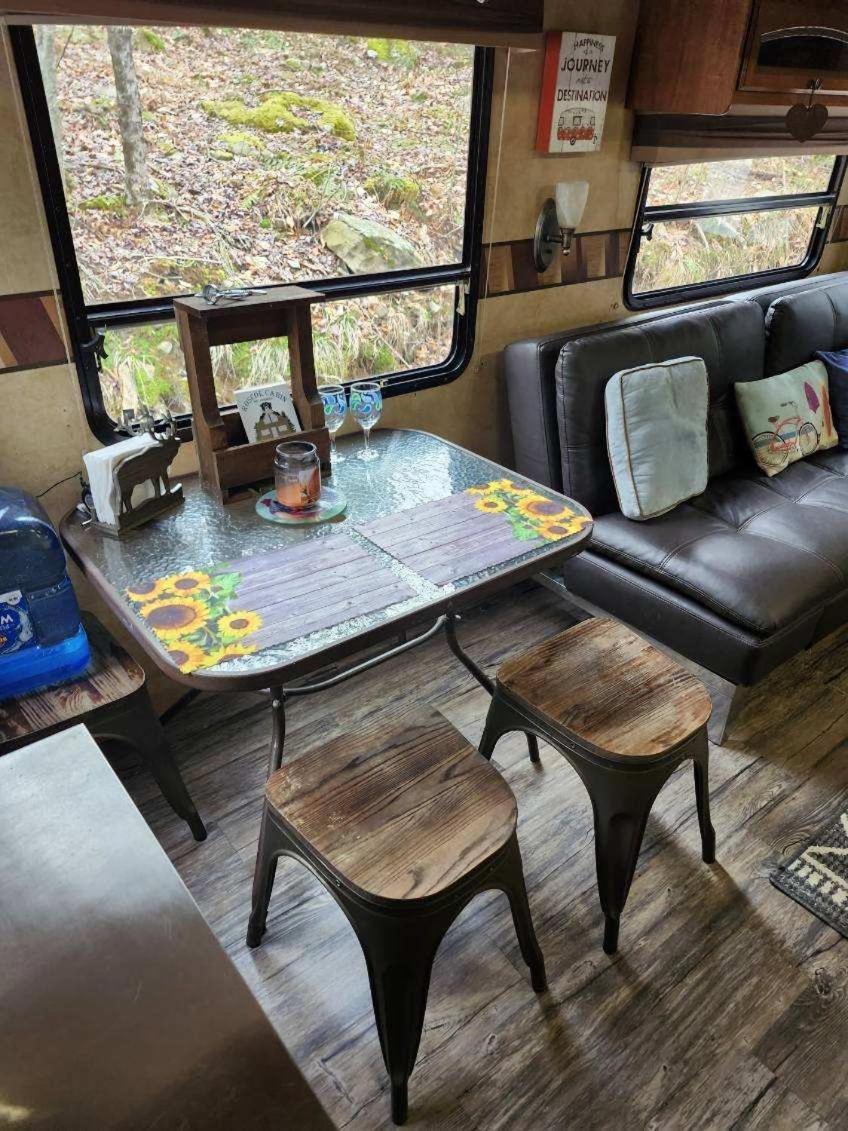 Готель Rv Adventure Roscoe Pet Friendly Екстер'єр фото